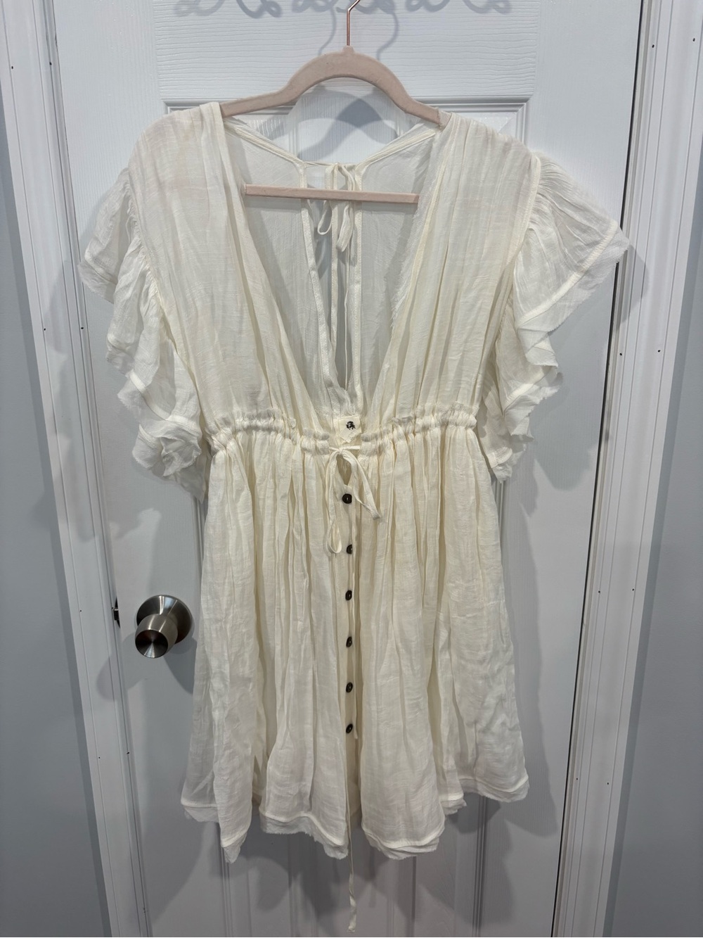 Women's Cream Button-Front Ruffle Sleeve Top
